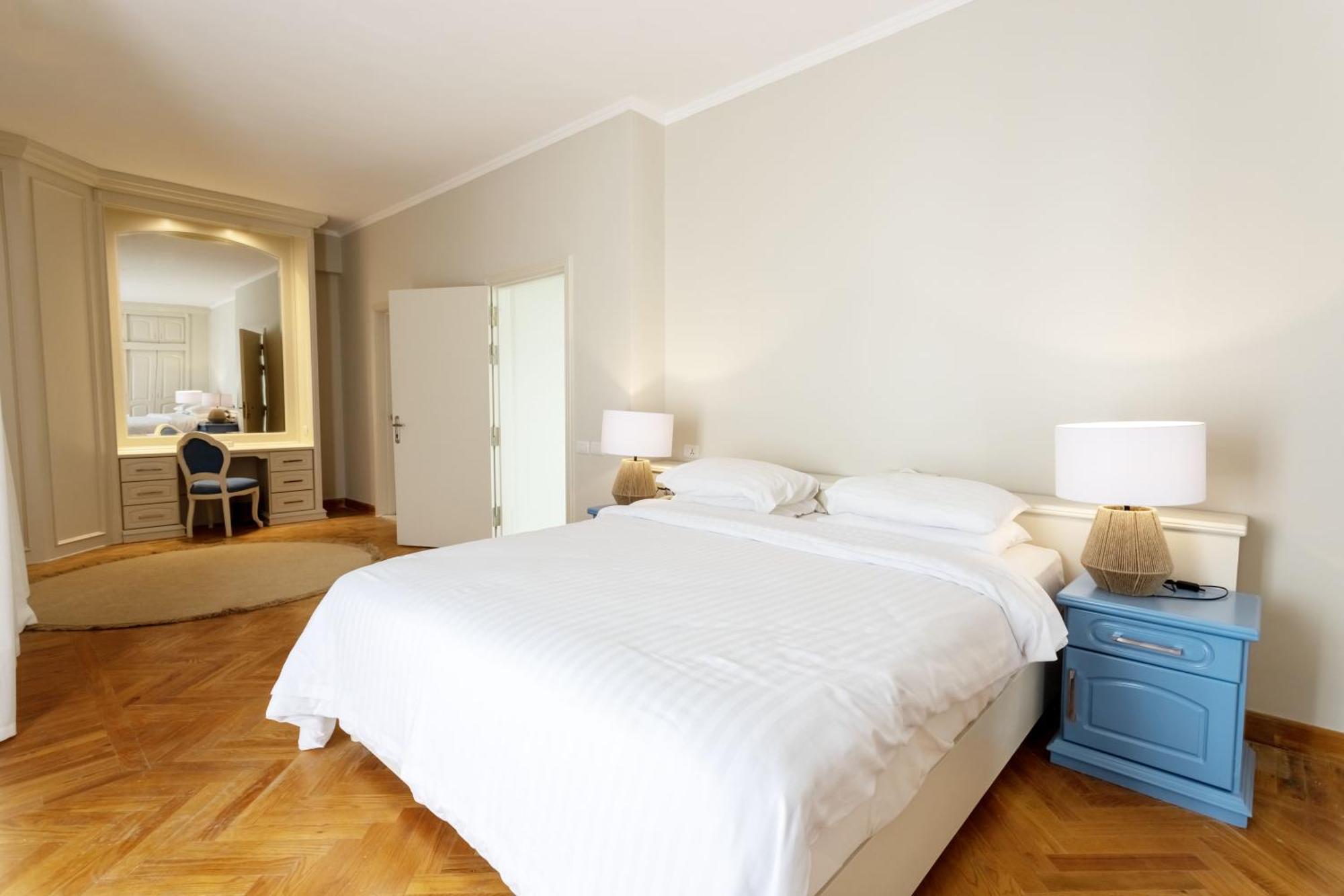 Desert Rose Resort Hurghada Exterior foto A bedroom at the hotel