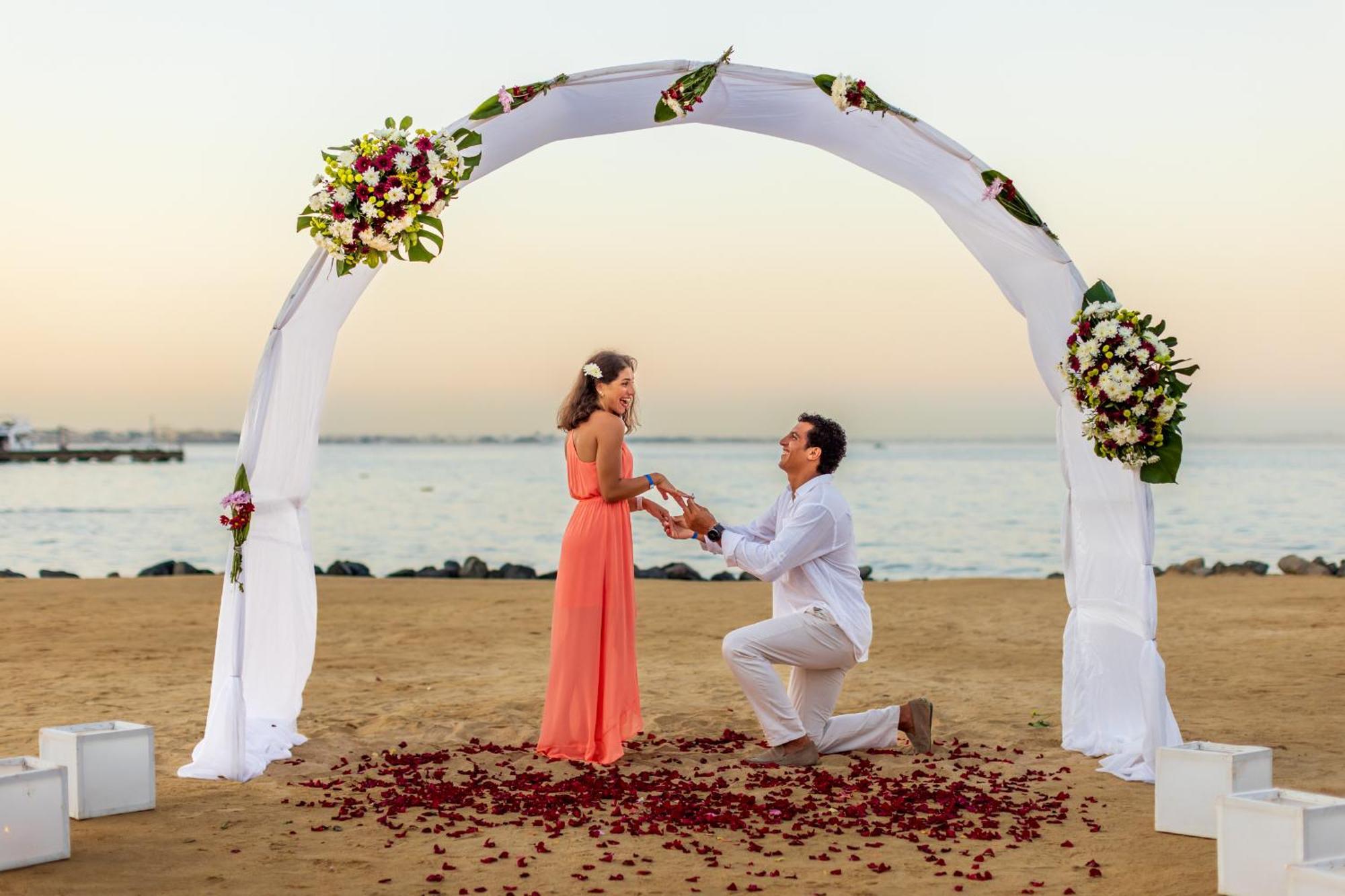 Desert Rose Resort Hurghada Exterior foto A beach wedding